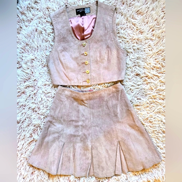 Vintage Dresses & Skirts - 🩷VTG suede dusty pink Mean Girls set